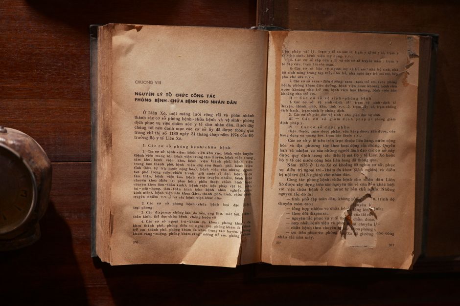 Раскрытая книга — работа переводчика с текстом